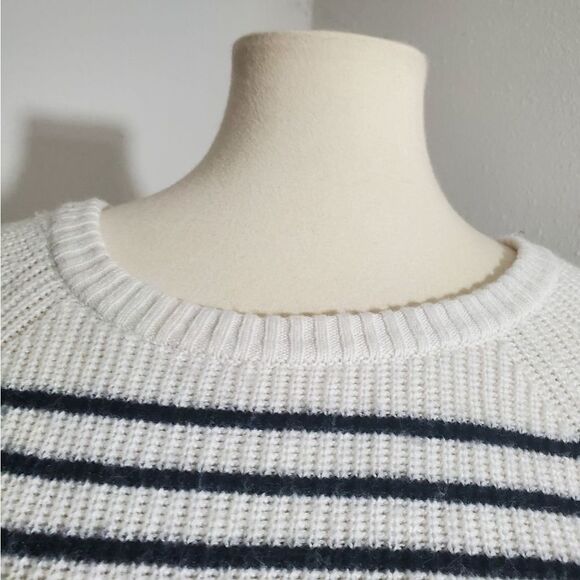 GAP Neutrals Striped Sweater Top Size Small - Picture 5 of 12